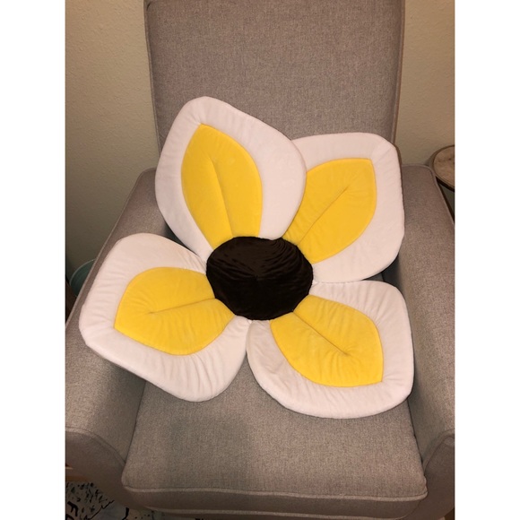 Blooming Bath Lotus Yellow + White - Picture 3 of 10